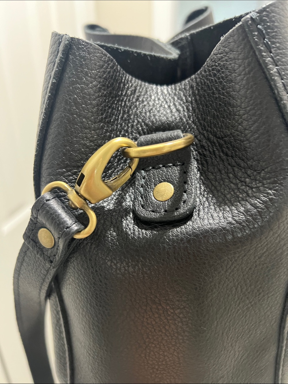 Butterfly Bucket bag by Portland Leather Goods Crossbody with Adjustable Strap - Picture 6 of 6